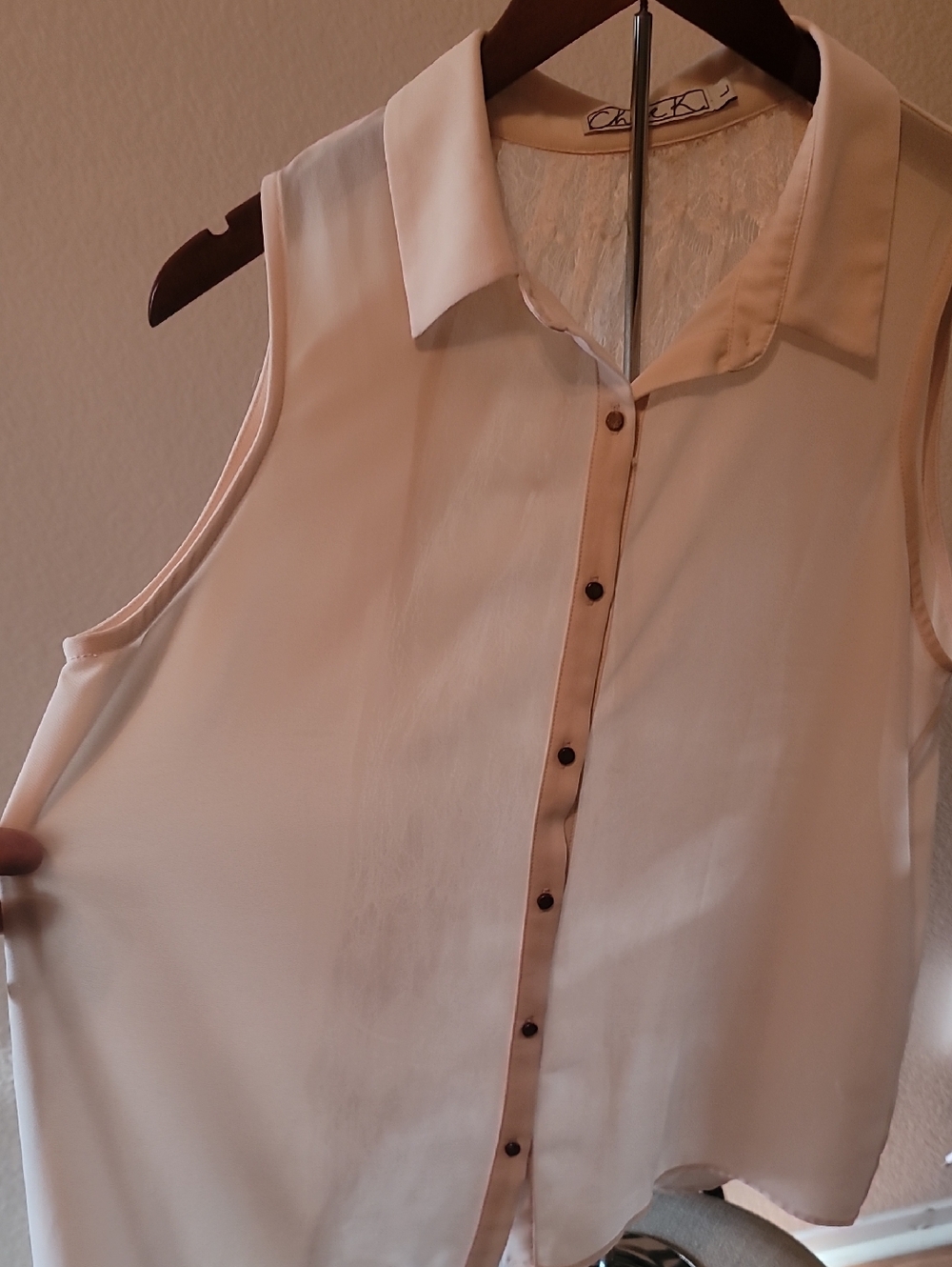 Sleeveless See-thru Lace-Back Collared Blouse - Peachy, pink allies.